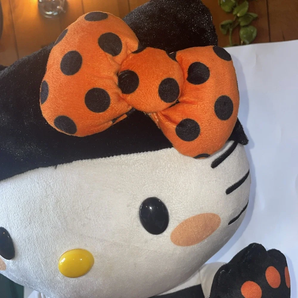 Sanrio Hello Kitty Halloween Cat Burglas Plush Greeter 21